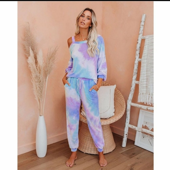 ‼️CLEARANCE PRICE FIRM‼️⭐HP×2⭐💥🤩Two Piece Lounge Set😍 - Picture 2 of 7